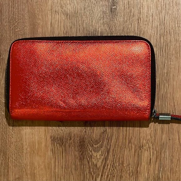 Vintage BURBERRY Metallic red wallet with zip closure Y2K - Picture 3 of 16